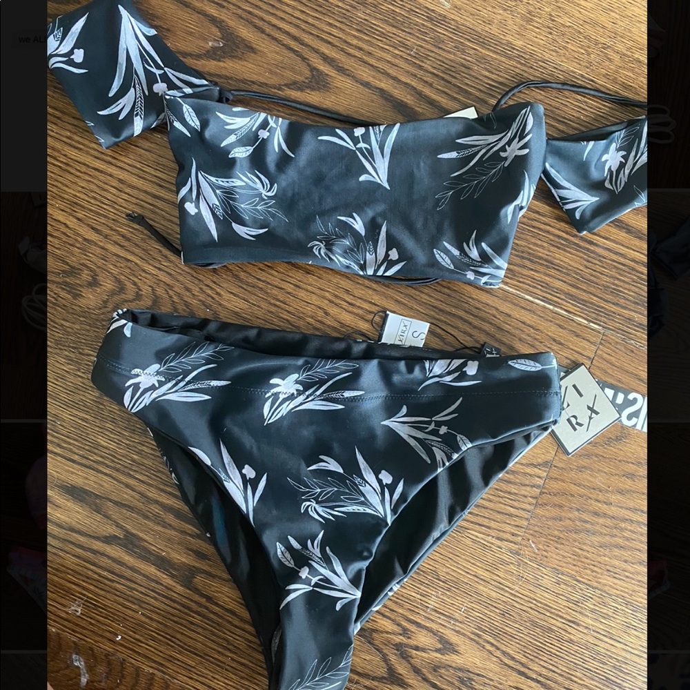 Reversible off the shoulder bikini